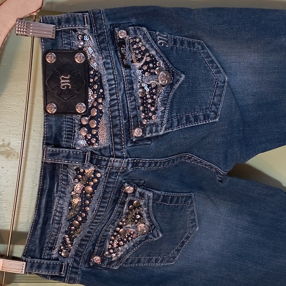 Women's Miss Me Sparkle Embellished Back Pocket Yolk Bootcut Jean 26 × 30 - Picture 10 of 15